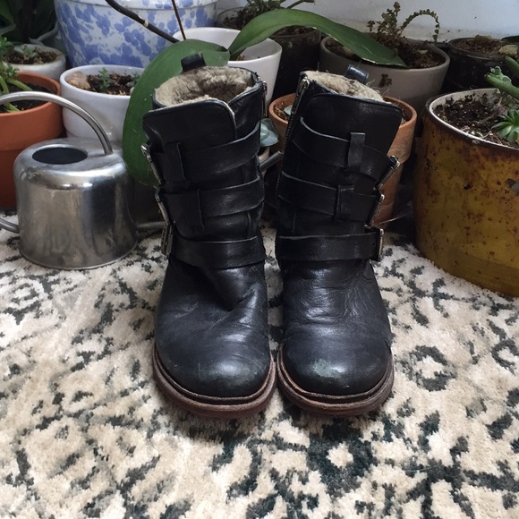 RARE Frye Valerie shearling strappy boots - Picture 5 of 6
